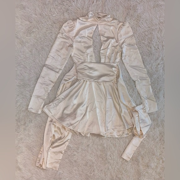 NWOT HOUSE OF CB 'Aryana' Ivory Bow Long Sleeves Mini Dress sz XS TALL - Picture 6 of 10